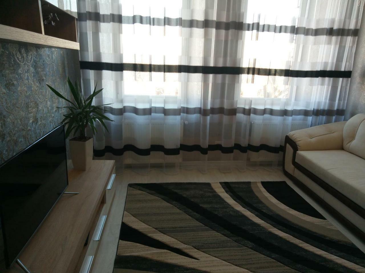 Зарванская Стрит 9 Apartment Kamianets Podilskyi Bagian luar foto